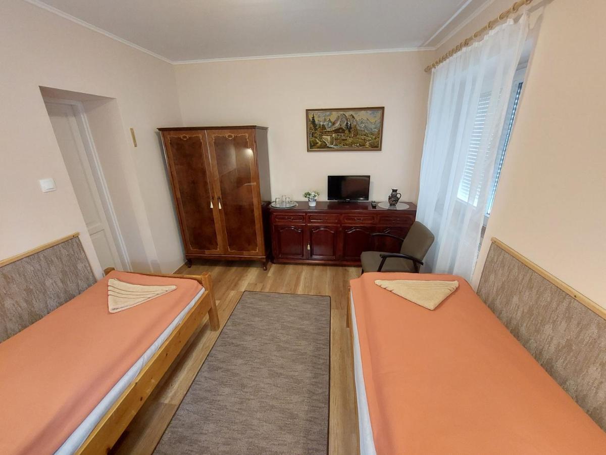 ホテル E-Tekergok Haza Bukkzserc 部屋 写真